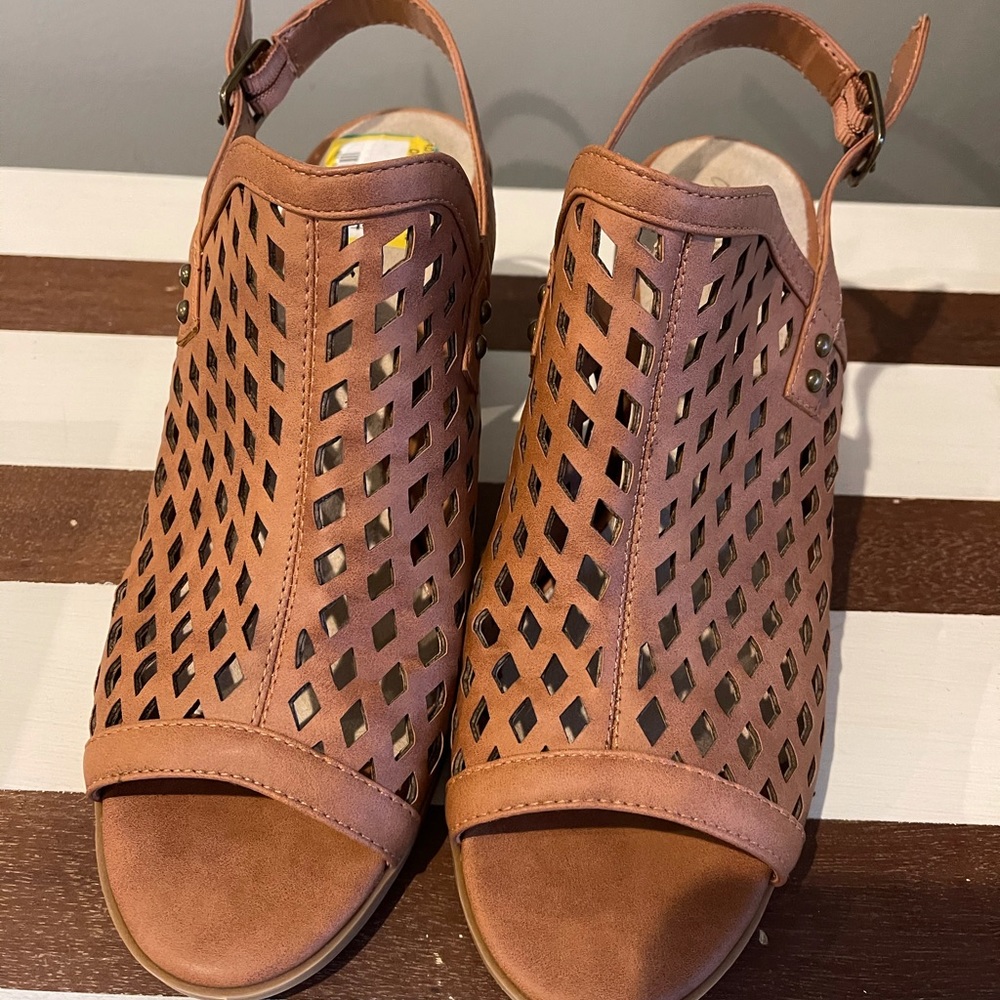 Heeled slingback sandals 👡